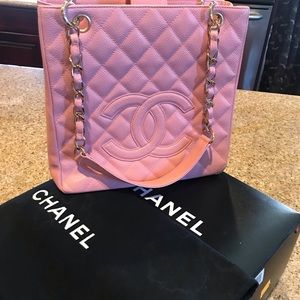 Chanel Purse (Petite Shopping Tote “Rose” caviar)